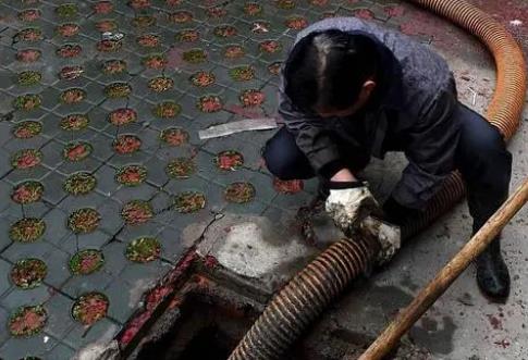 定兴高压清洗管道公司分享下为什么要高压清洗板换